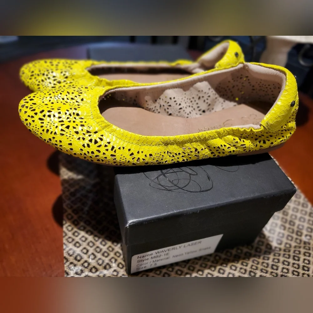 Matt Bernson Waverly Laser Leather Flats size 7.5 NIB - Picture 8 of 10